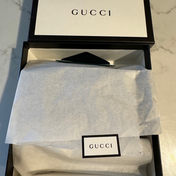 Authentic Gucci belt with studded buckle size 95 or 38 in - Picture 6 of 6